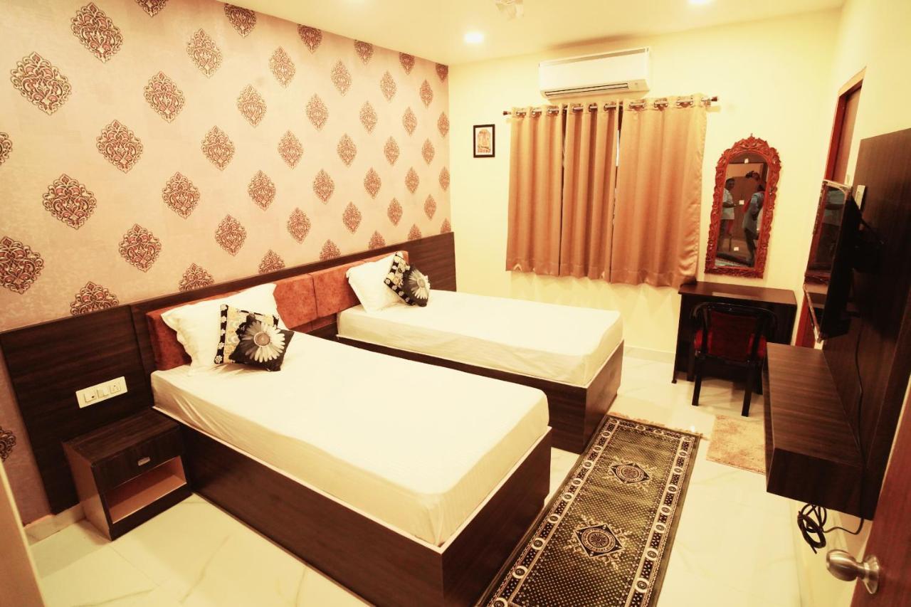Anand Kanan — Photos 3