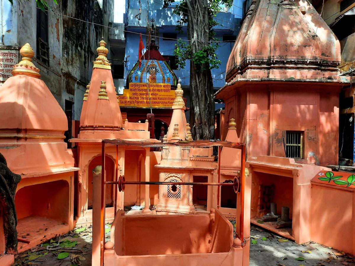 Anand Kanan — Photos 1
