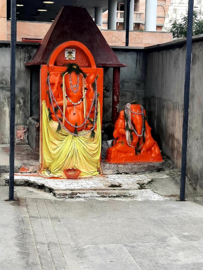 Anand Kanan, Varanasi